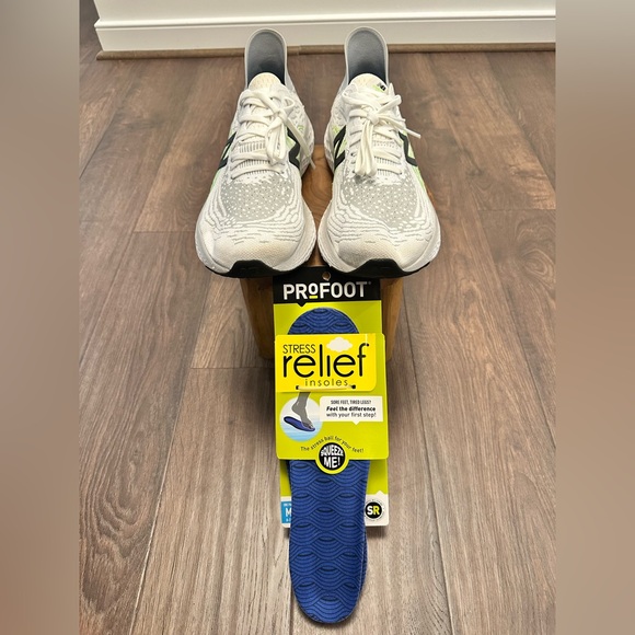 New Balance Men’s Fresh Foam 1080 Running Shoe W/ New Insoles, Size 12 - Picture 3 of 12